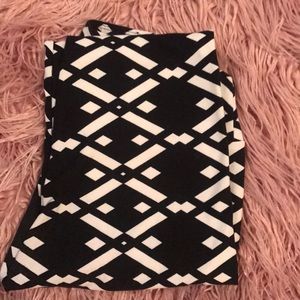 lularoe one size os black white print leggings